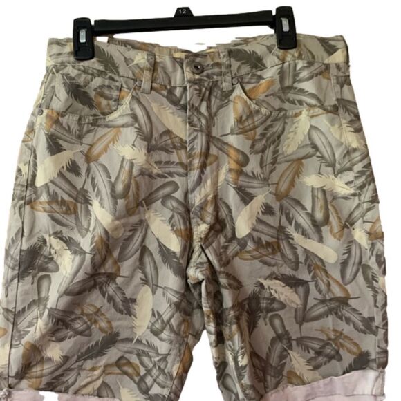 Rustic blue: Men’s  tan/green shorts size 32 - Picture 1 of 6